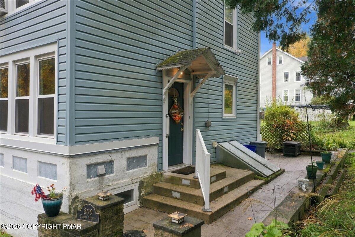 800 Carbon Avenue