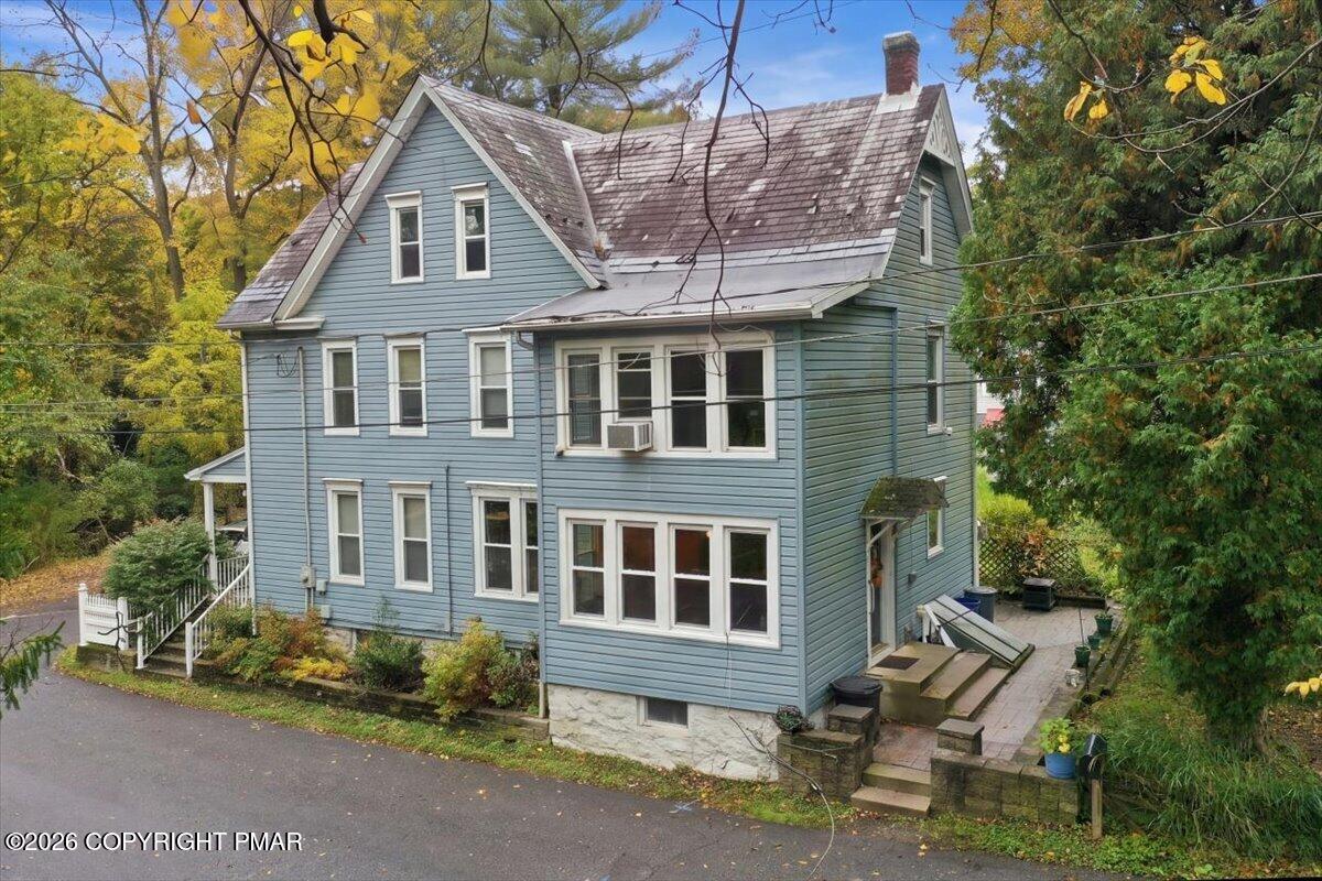 800 Carbon Avenue