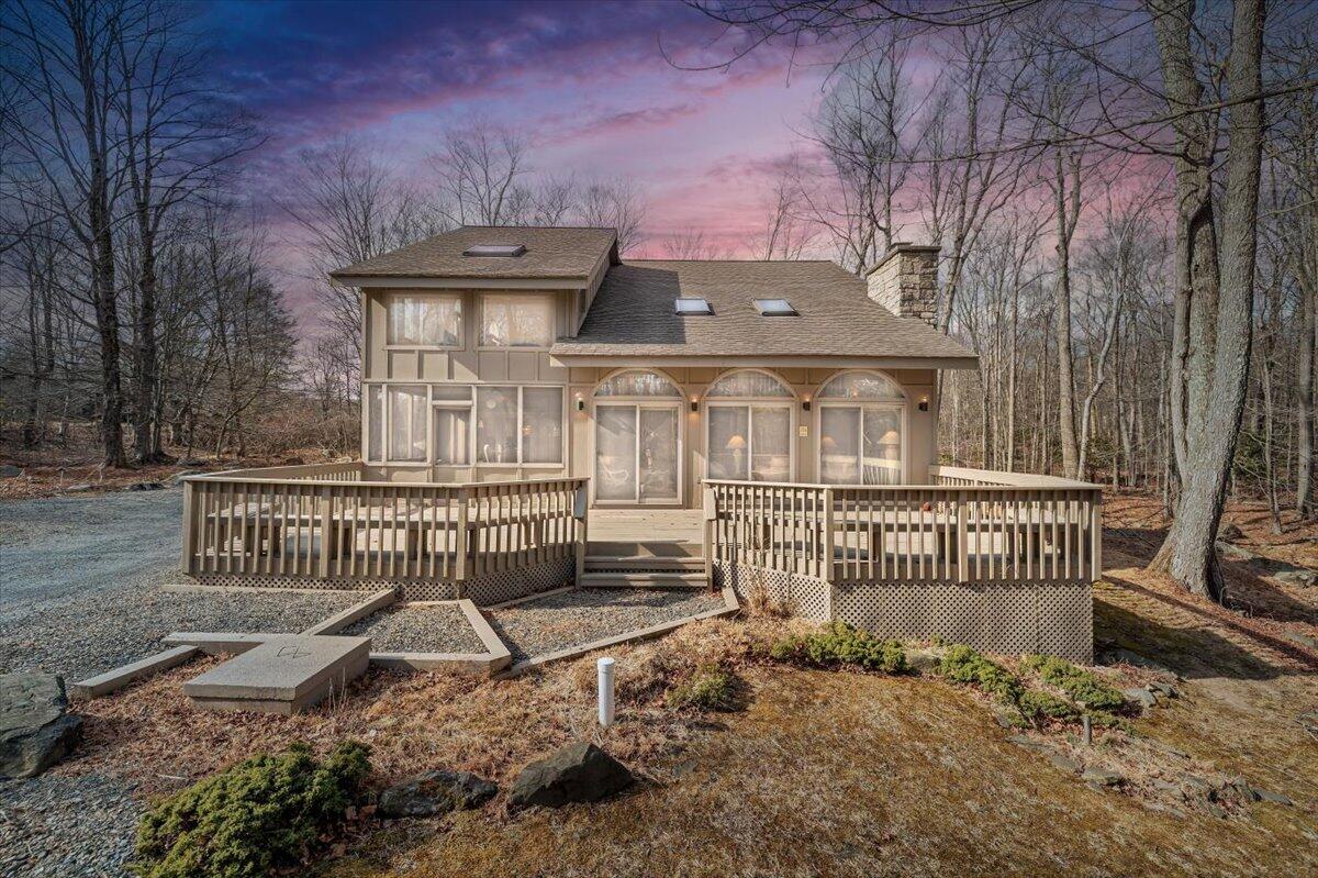 165 Lake In The Clouds Road, Canadensis, Pennsylvania image 1