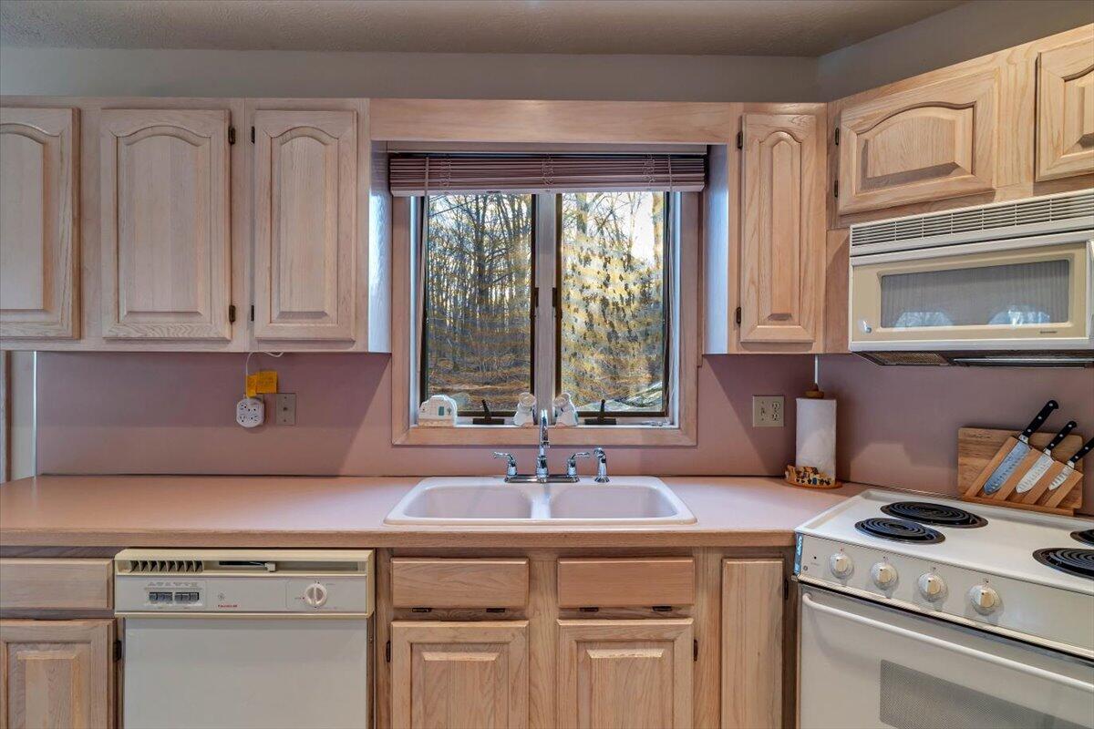 165 Lake In The Clouds Road, Canadensis, Pennsylvania image 25