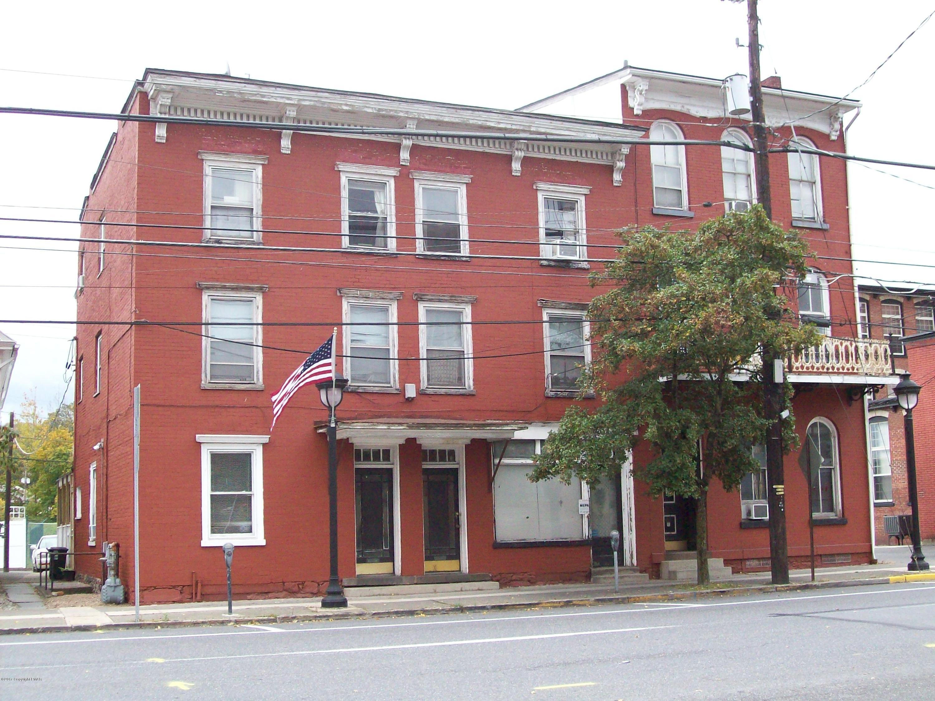 403 Main St, Stroudsburg, PA 18360