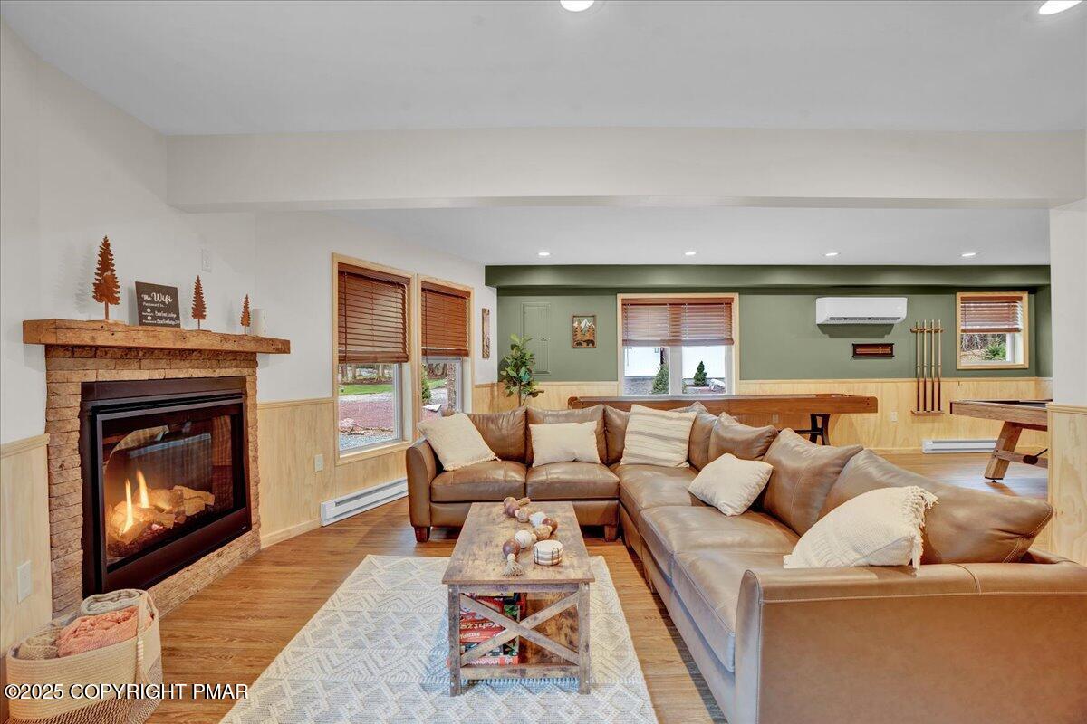 213 Longfellow Circle