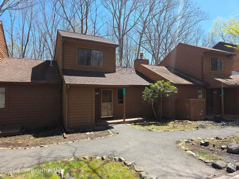 Townhouse For Sale - 317 Keswick Avenue<br/> Pike County, Bushkill, PA 18324