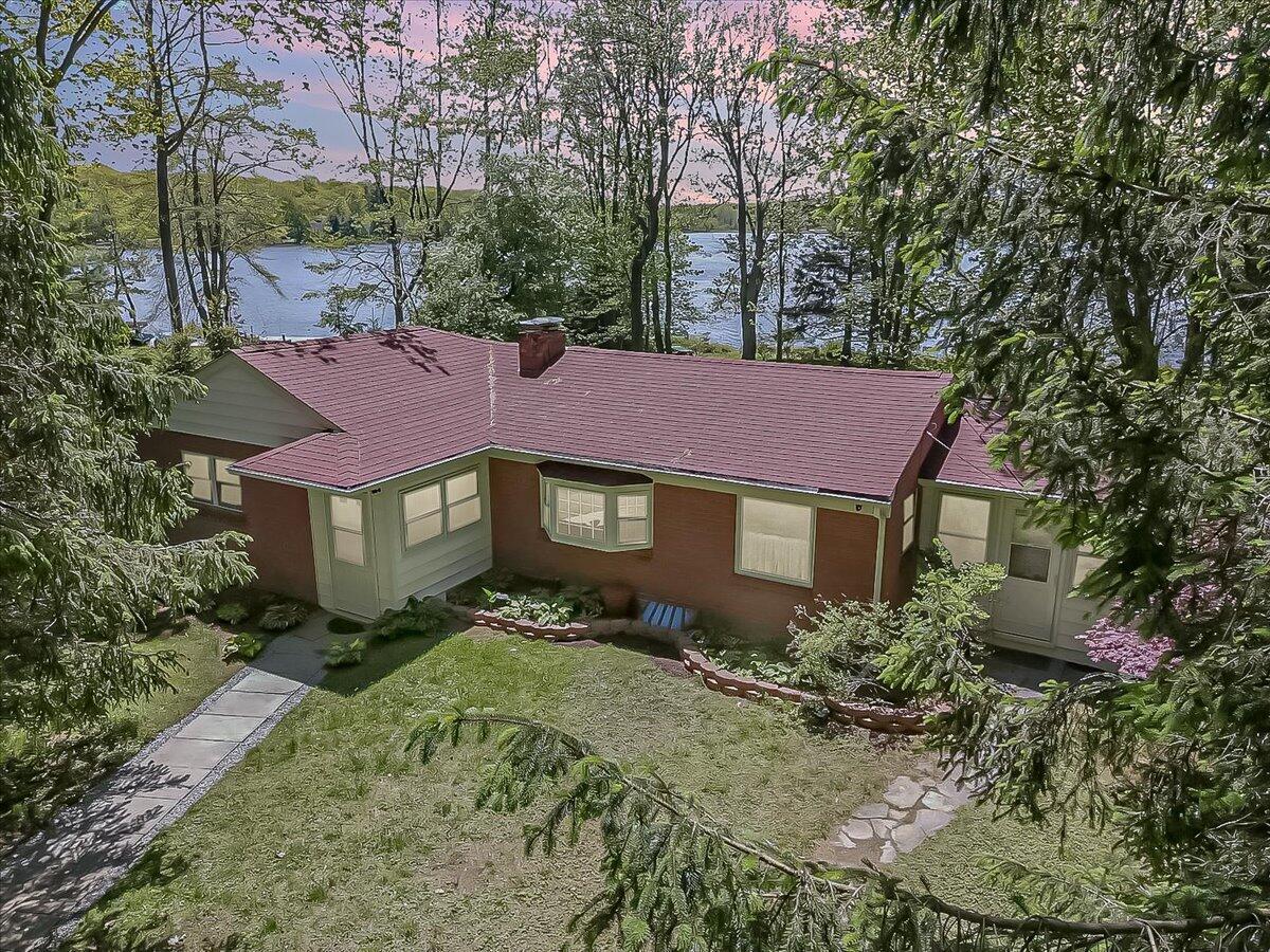 1144 Lexington Avenue, Pocono Summit, Pennsylvania image 5
