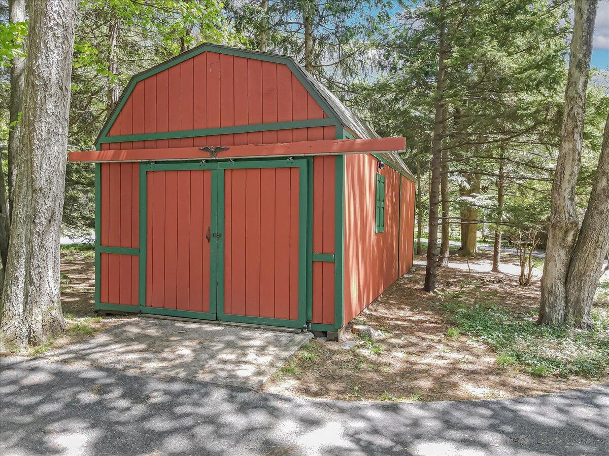 1144 Lexington Avenue, Pocono Summit, Pennsylvania image 47