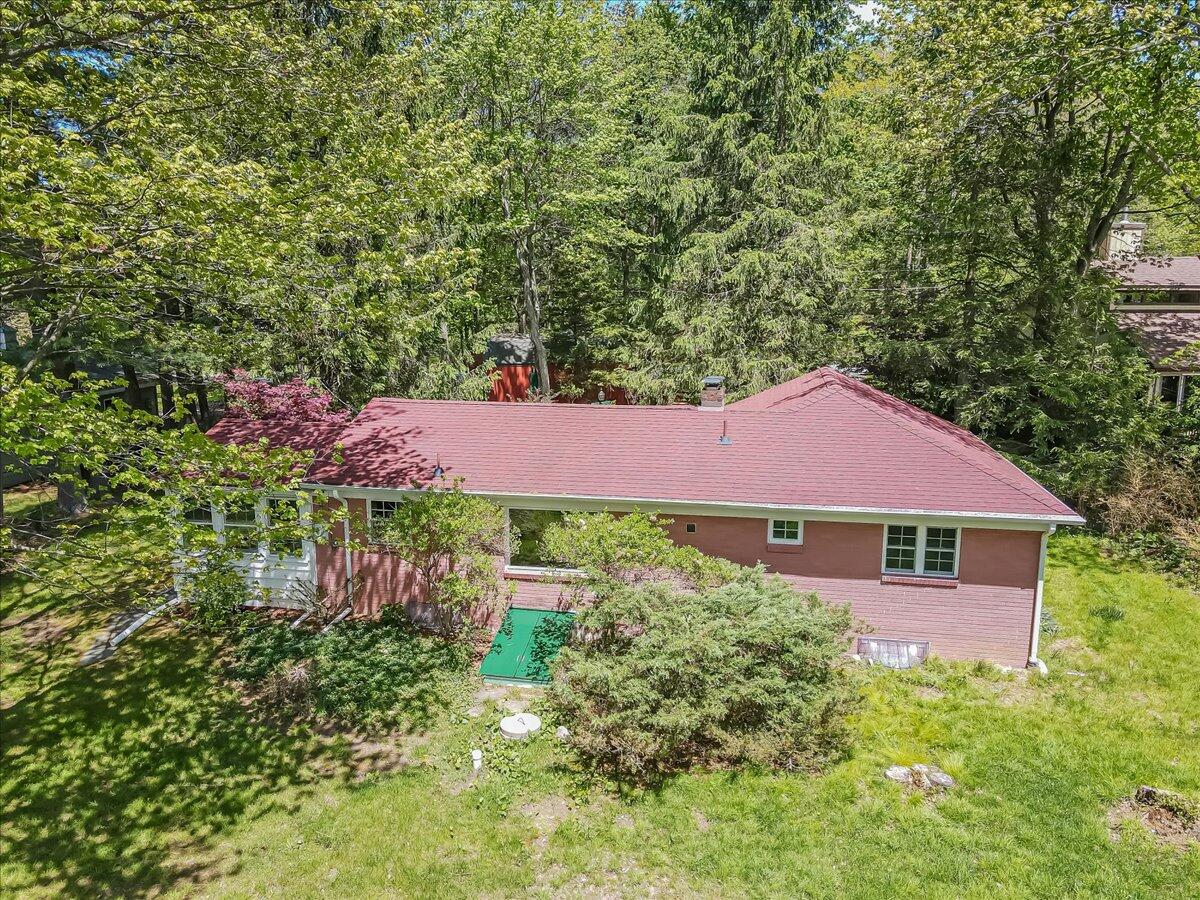 1144 Lexington Avenue, Pocono Summit, Pennsylvania image 42