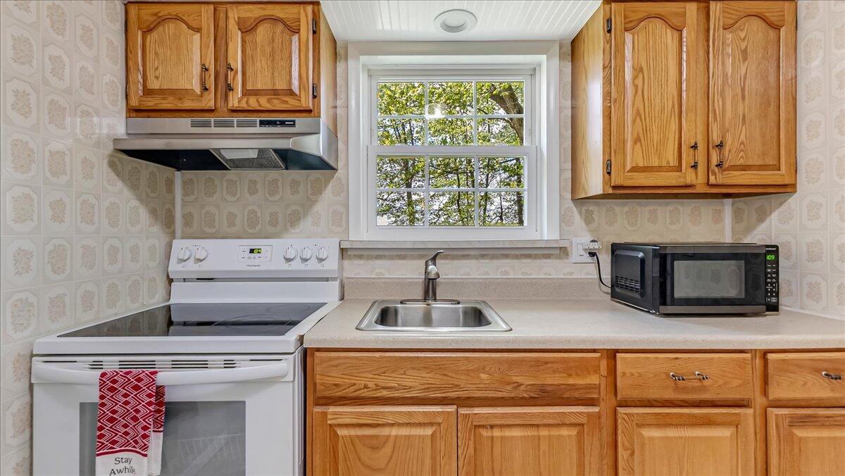 1144 Lexington Avenue, Pocono Summit, Pennsylvania image 17