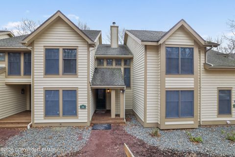 Townhouse For Sale - 426 Oak Court<br/> Tannersville, PA 18372