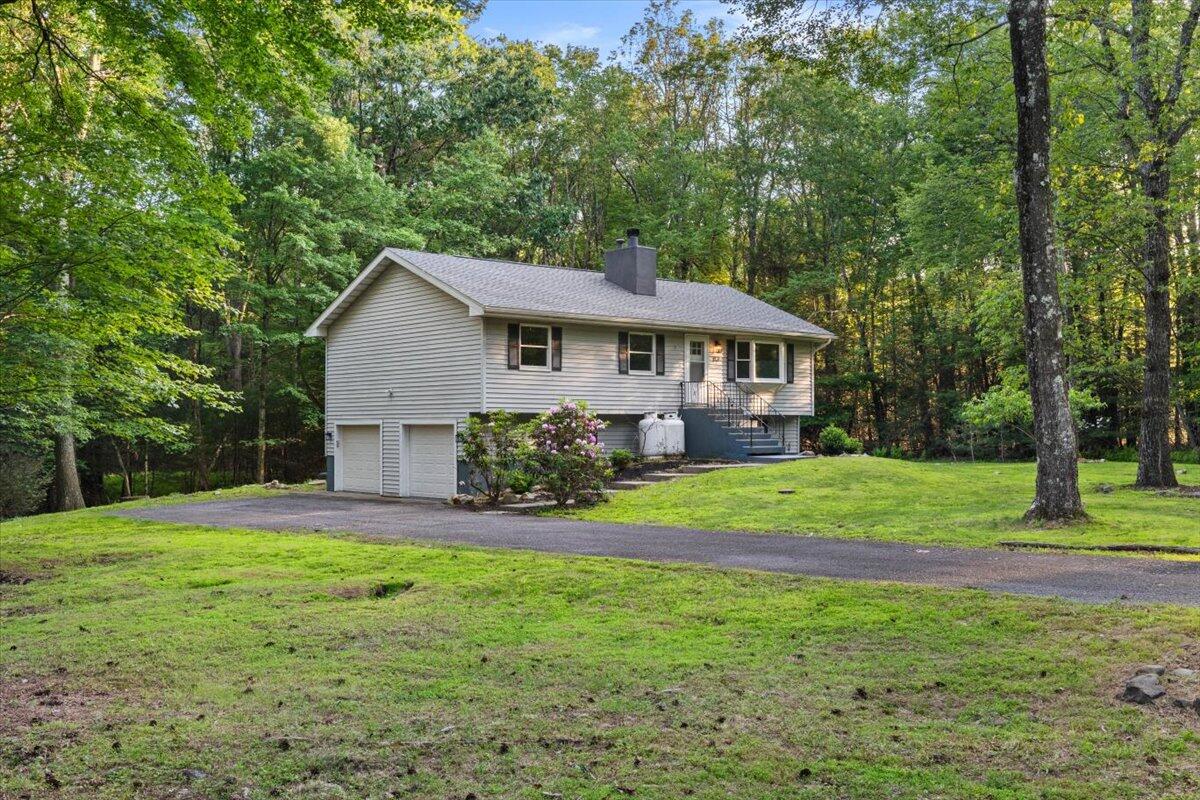 107 Plum Drive, Kunkletown, Pennsylvania image 2