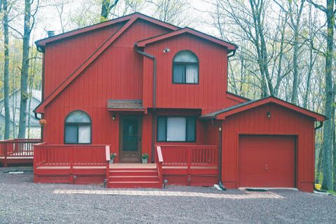 Homes For Sale - 101 Withywindle Way<br/> Tamiment, PA 18371