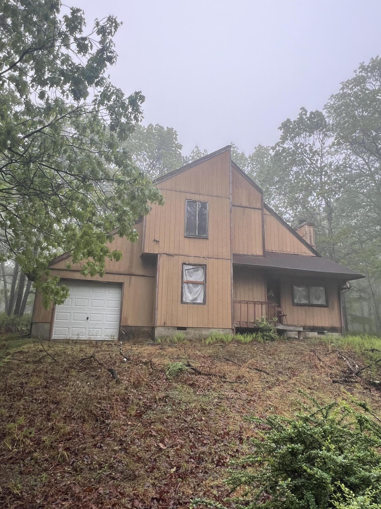 127 Vista Lane, Bushkill, Pennsylvania image 1
