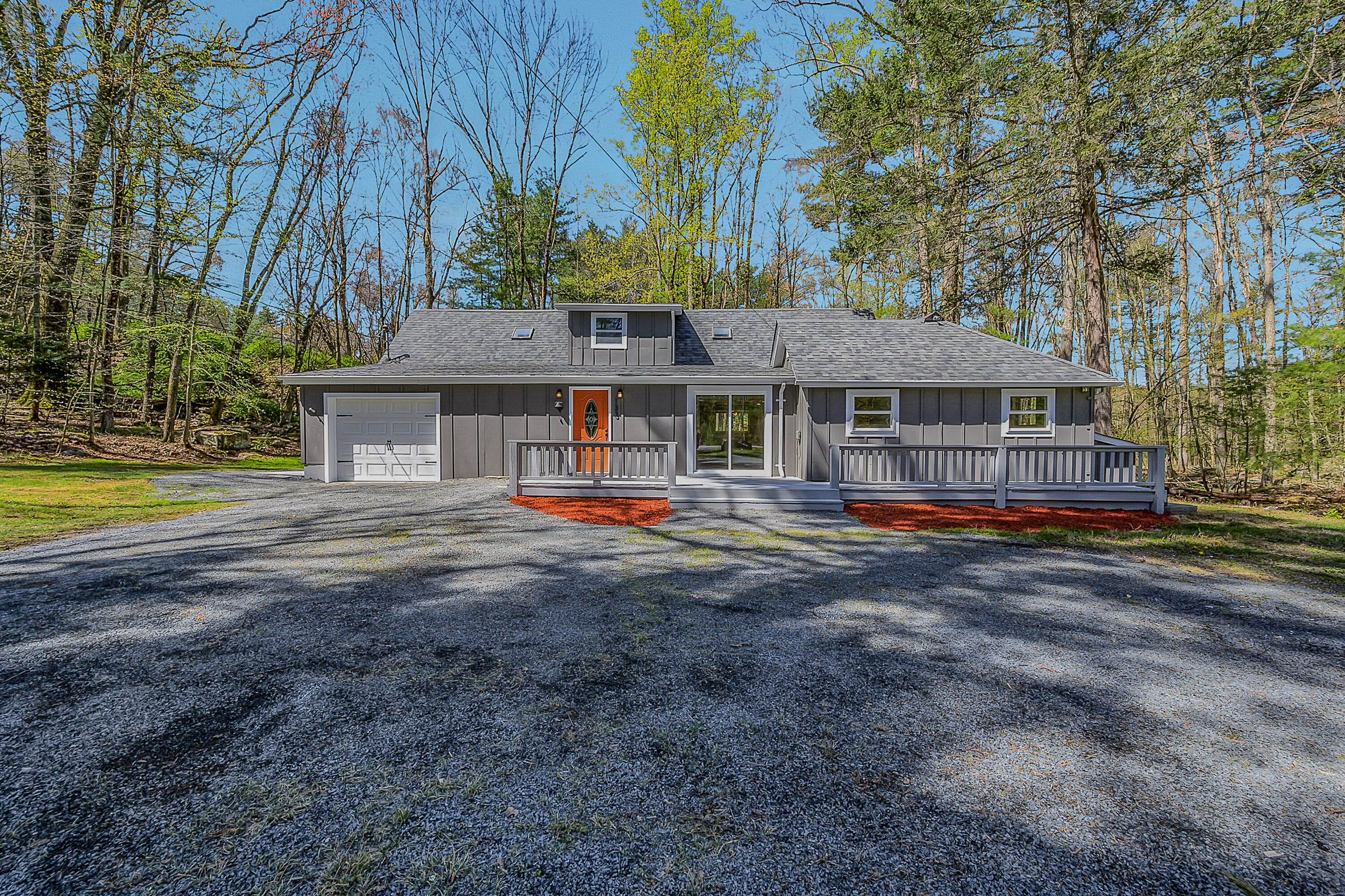 133 Neil Thompson Road, Lackawaxen, Pennsylvania image 1