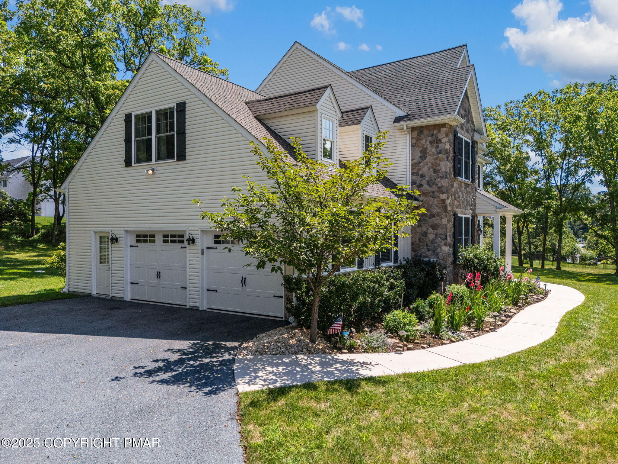 Breinigsville, Pennsylvania 18031, United States, 4 Bedrooms Bedrooms, ,3 BathroomsBathrooms,Residential,Pending,187423