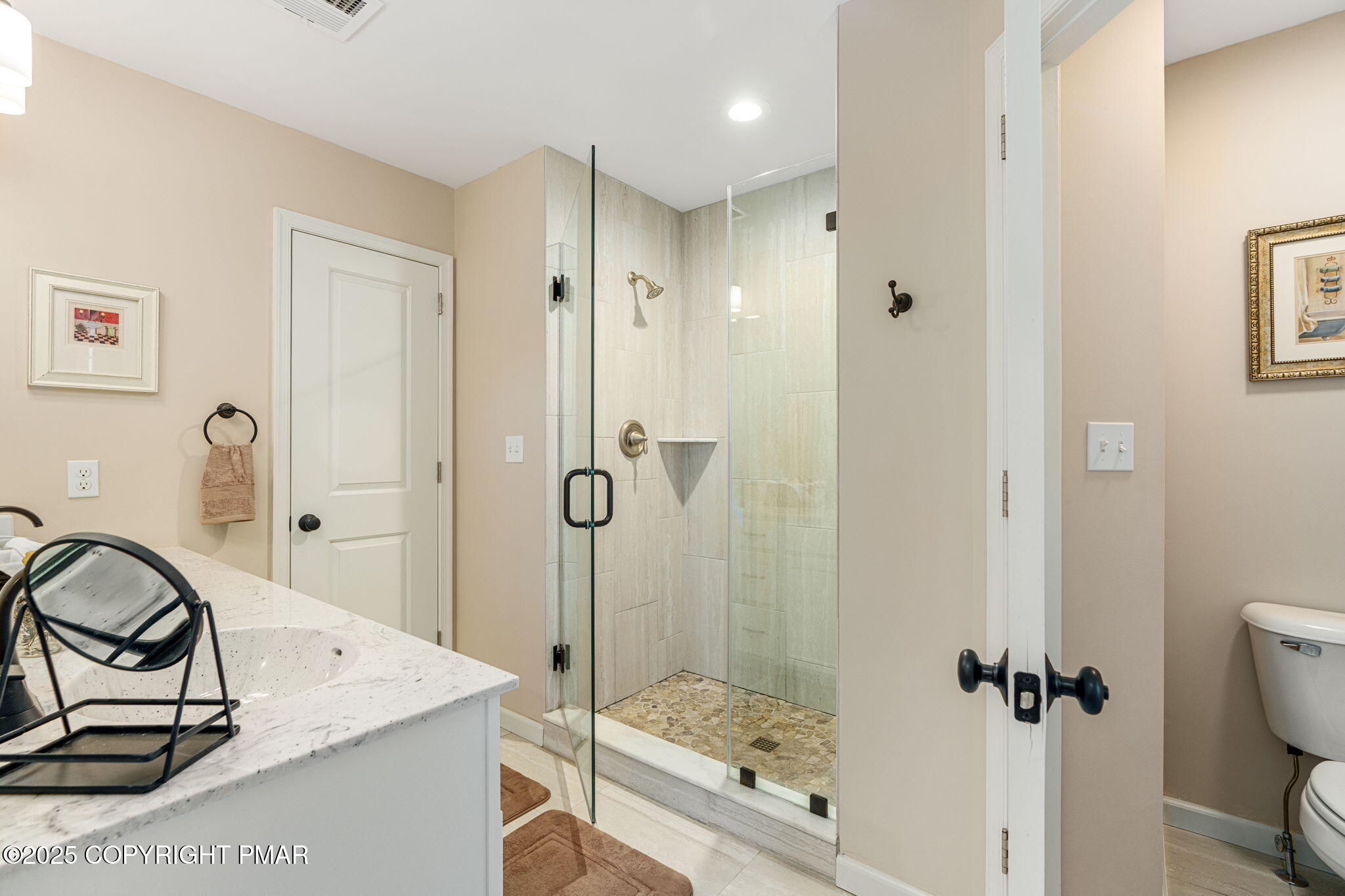 Breinigsville, Pennsylvania 18031, United States, 4 Bedrooms Bedrooms, ,3 BathroomsBathrooms,Residential,Pending,187423