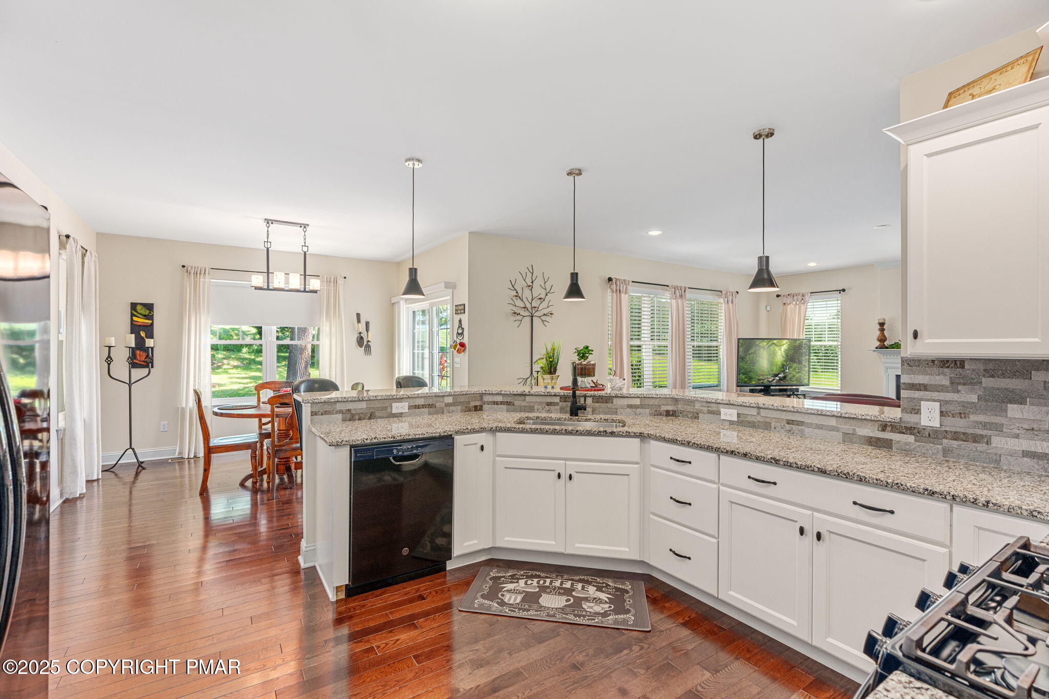 Breinigsville, Pennsylvania 18031, United States, 4 Bedrooms Bedrooms, ,3 BathroomsBathrooms,Residential,Pending,187423