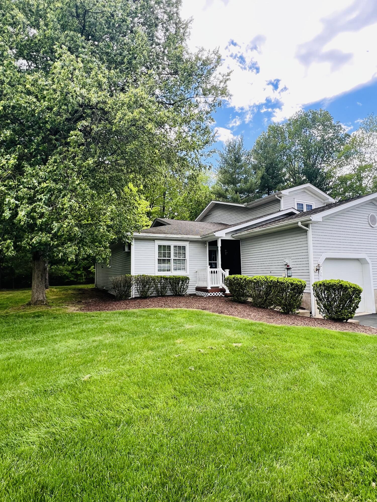 211 Amber Lane, East Stroudsburg, Pennsylvania image 1