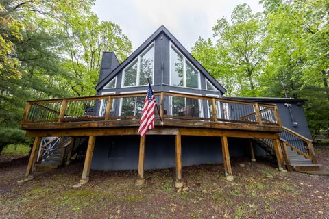 5135 E Woodbridge Drive Bushkill PA 18324