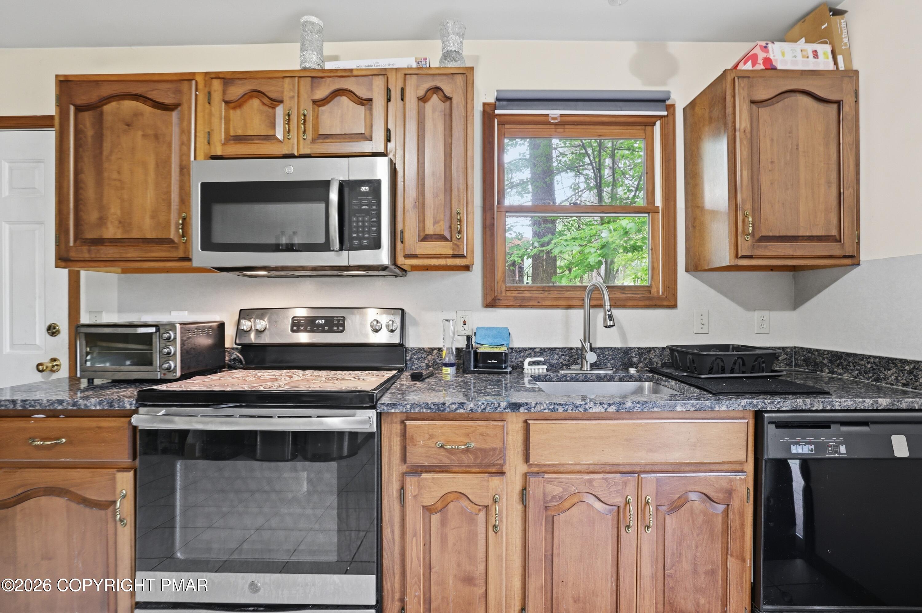 2327 Woodcrest Drive