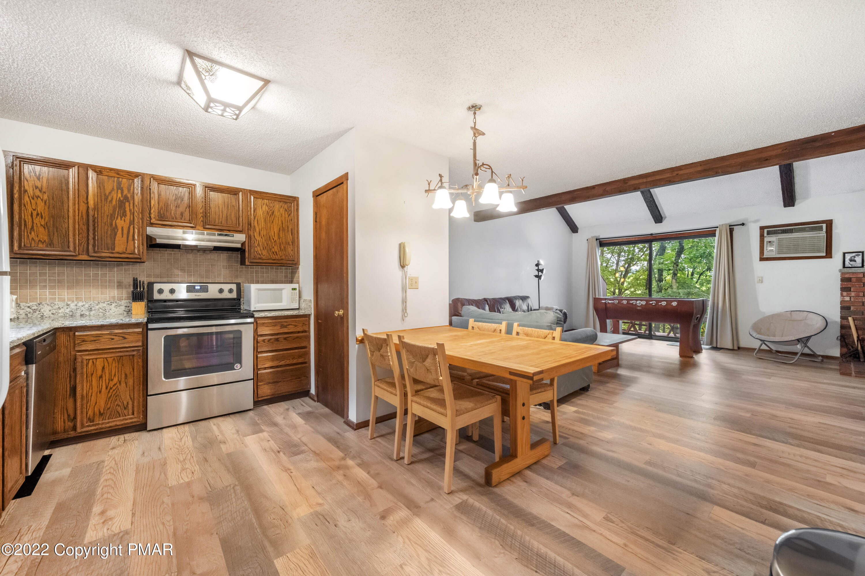 84 Cross Country Lane