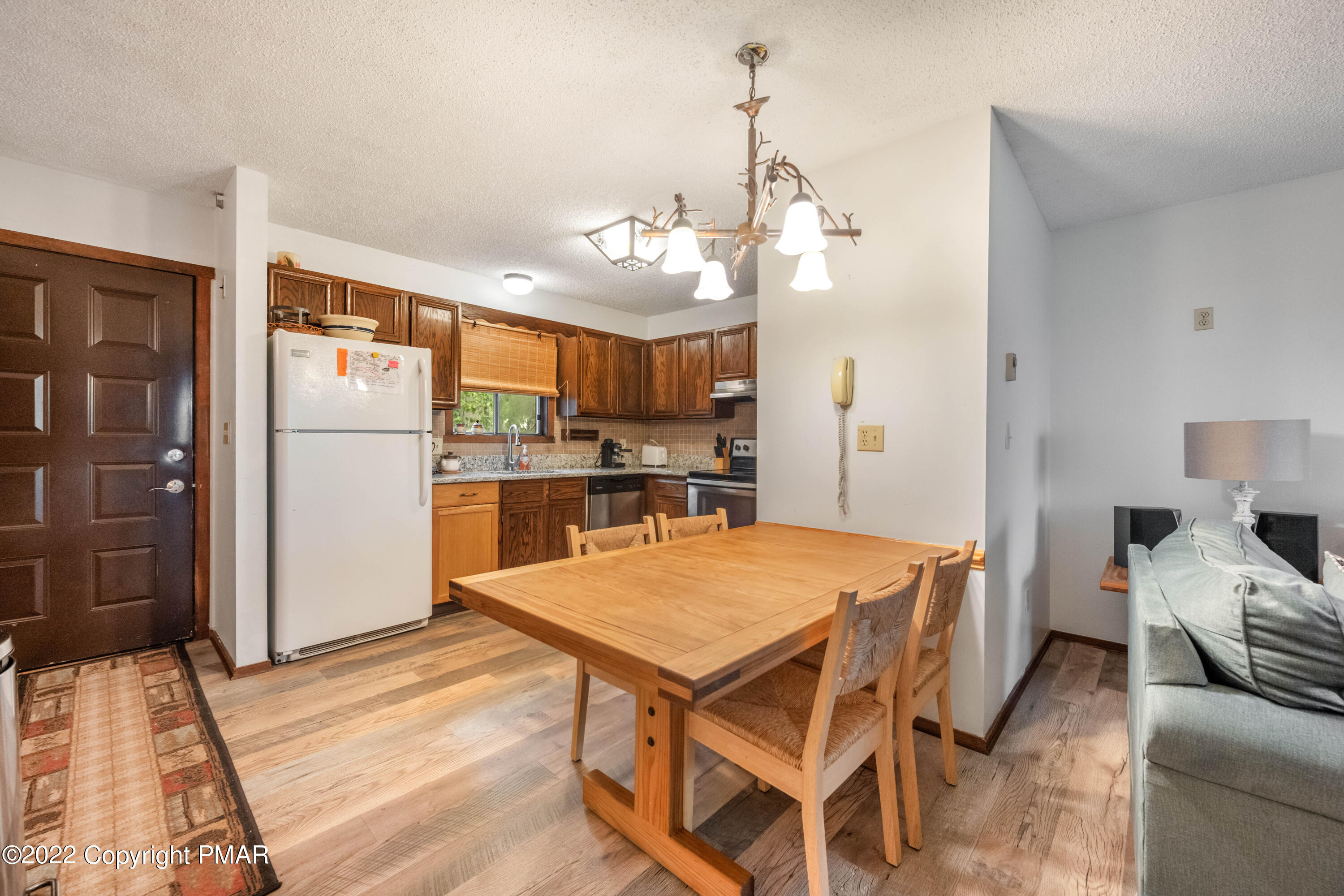 84 Cross Country Lane