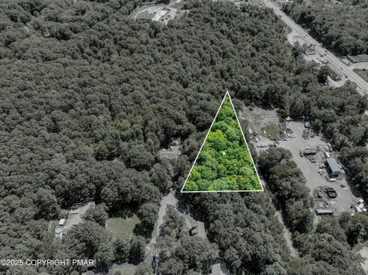 9 SPRUCE DR, SWIFTWATER, PA 18370 - Image 28c47a37dbdbc3df1b7a0118f75d64d4/3101003398