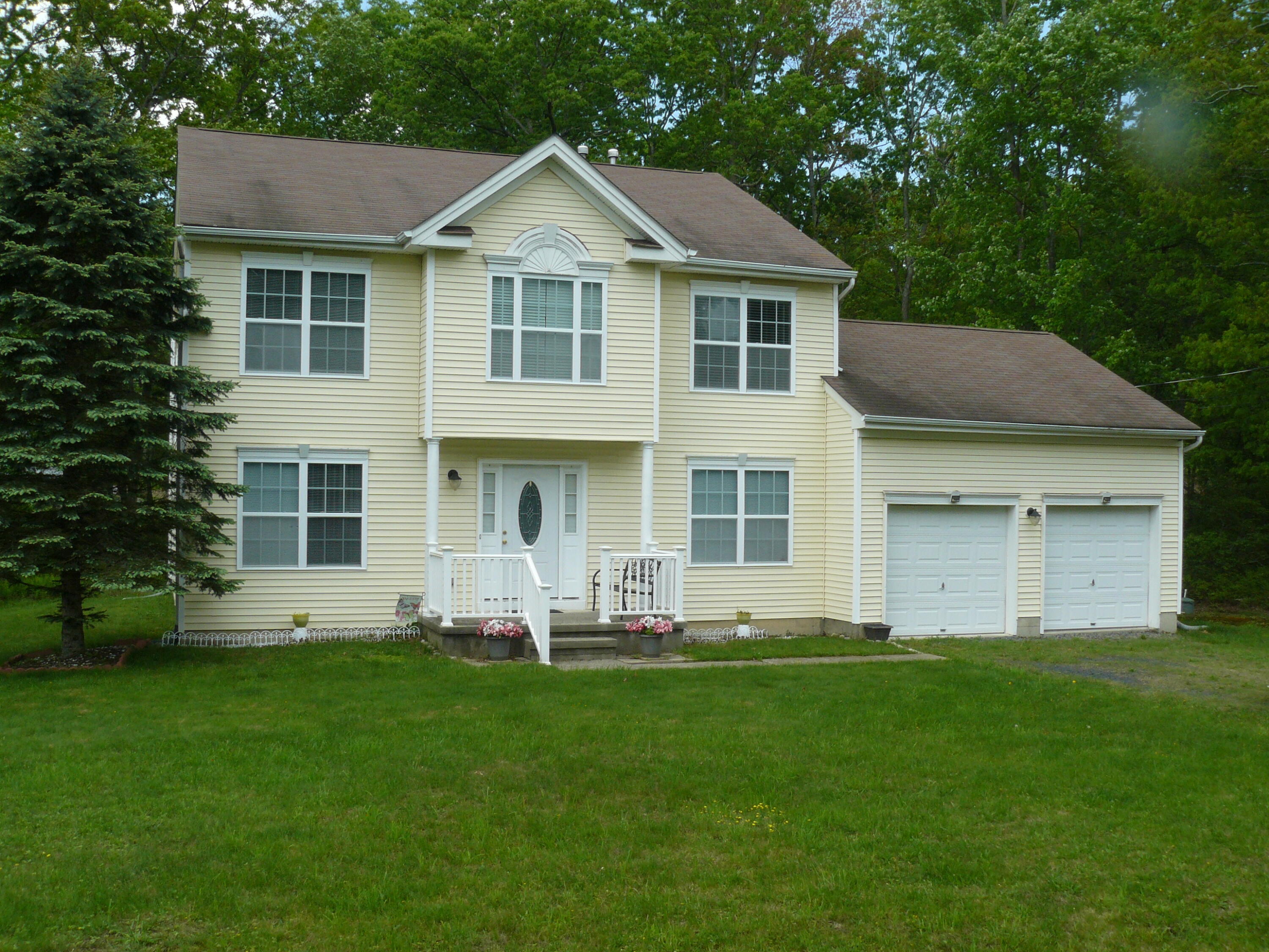 214 Kensington Drive, Bushkill, Pennsylvania image 1