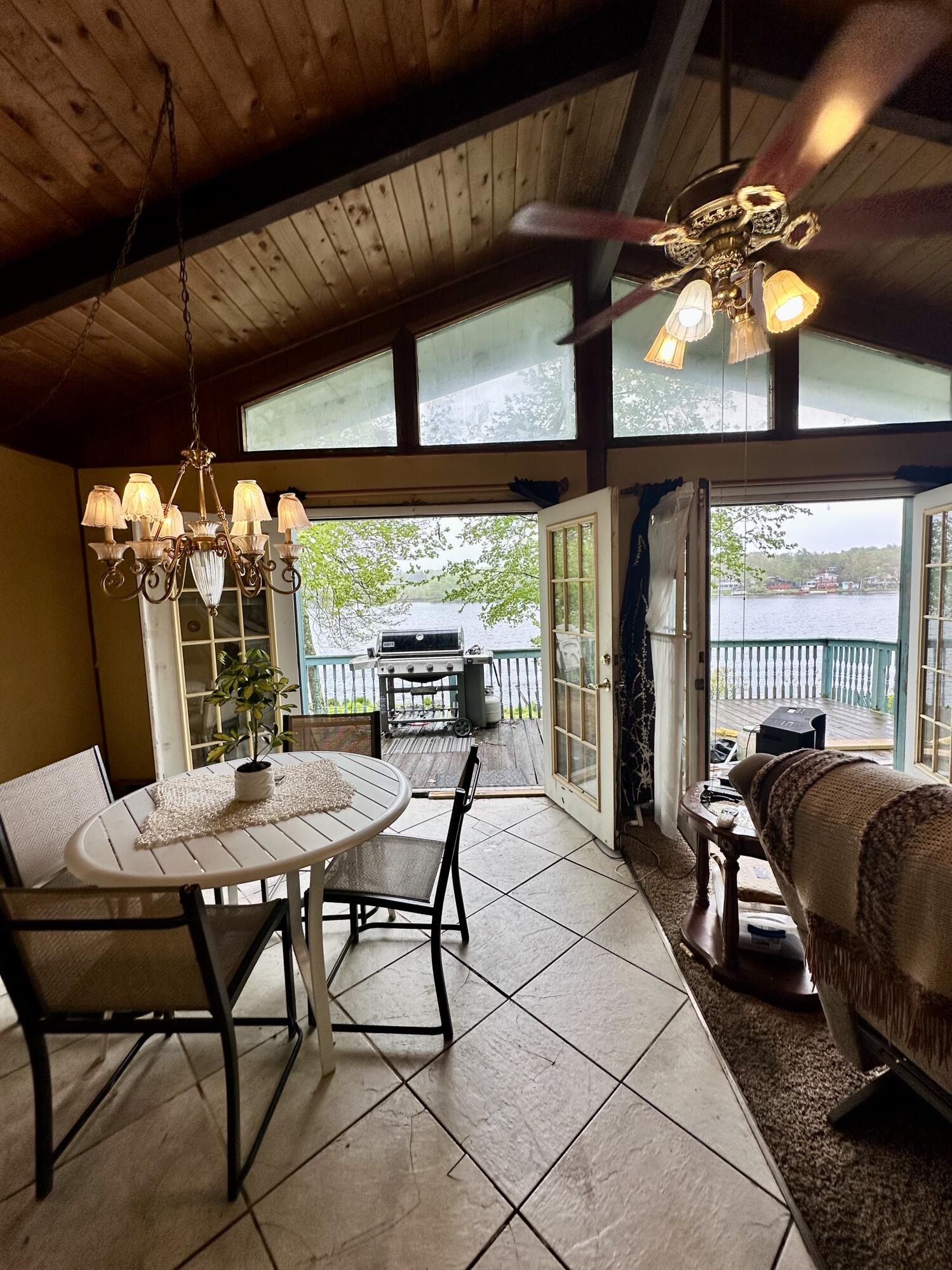 6069 Boardwalk Drive, Tobyhanna, Pennsylvania image 12