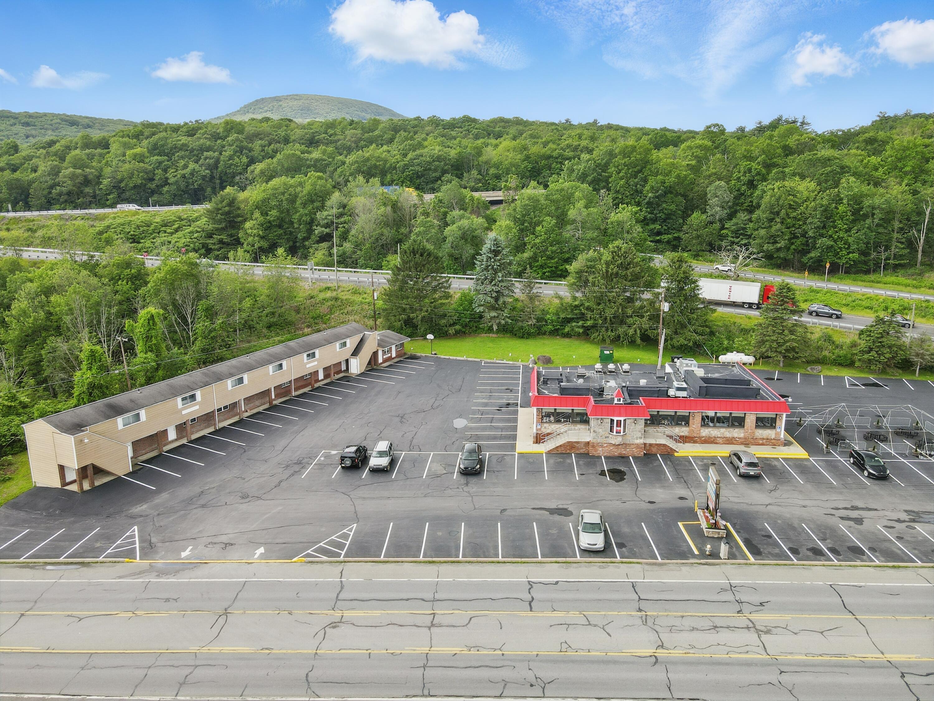 2576 Route 611