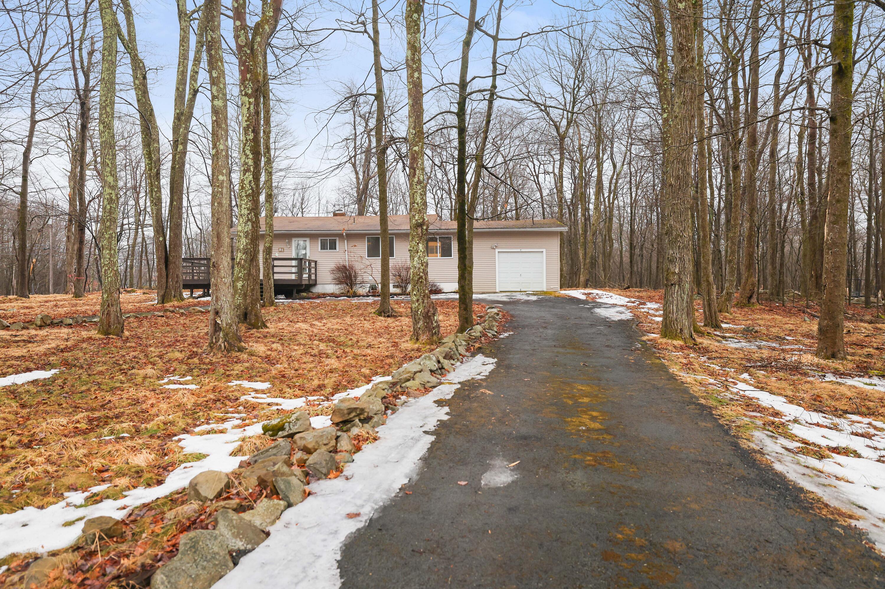 102 Orchard Lane, Coolbaugh Township, Pennsylvania image 2