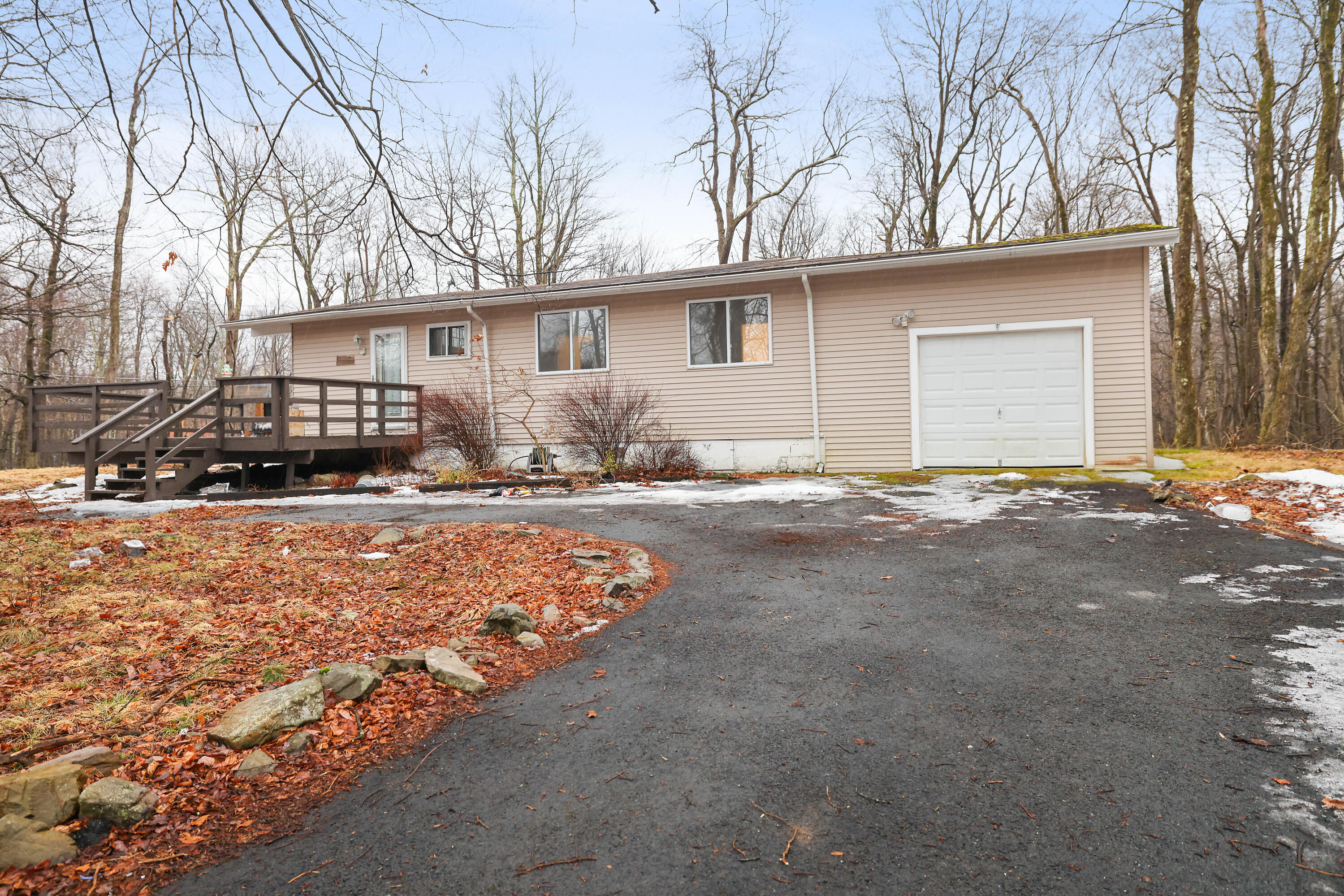 102 Orchard Lane, Coolbaugh Township, Pennsylvania image 23