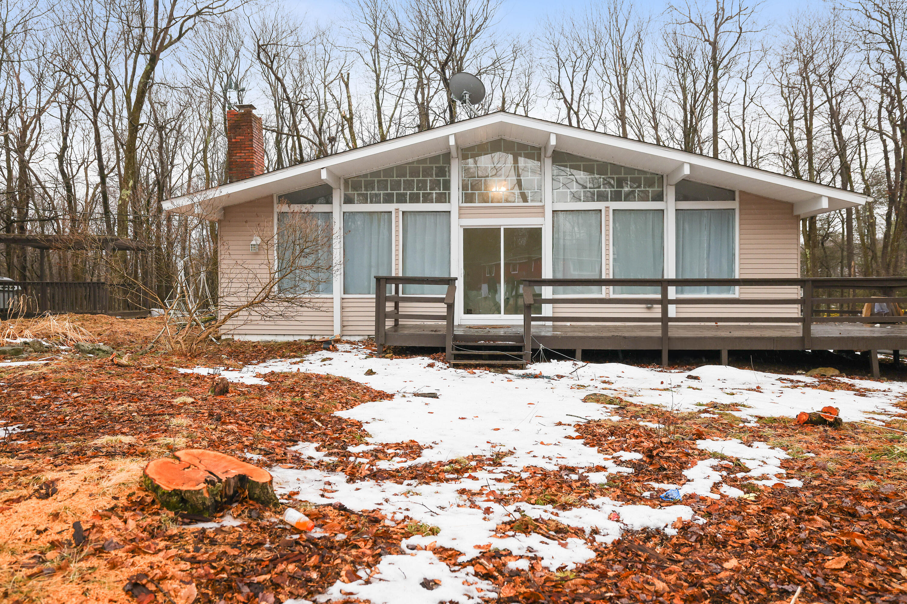 102 Orchard Lane, Coolbaugh Township, Pennsylvania image 1