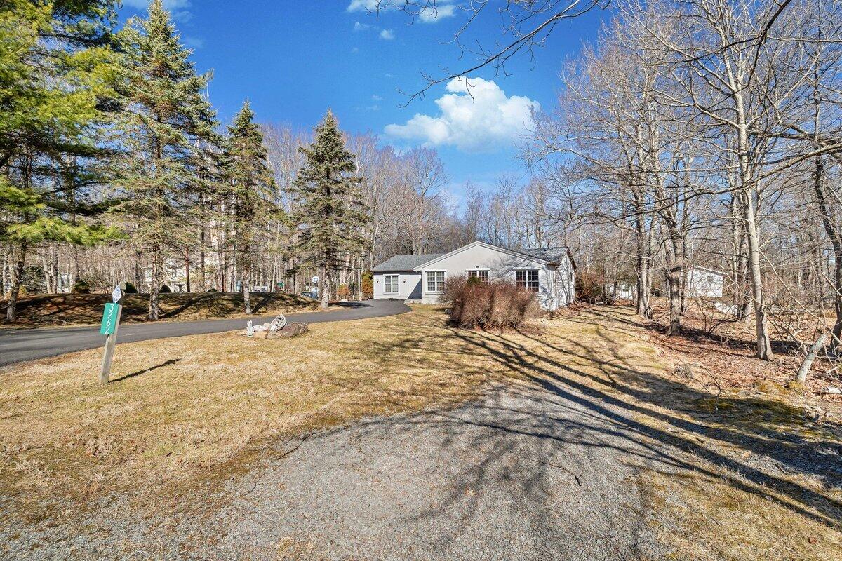 3262 Beech Ridge Drive, Pocono Summit, Pennsylvania image 8