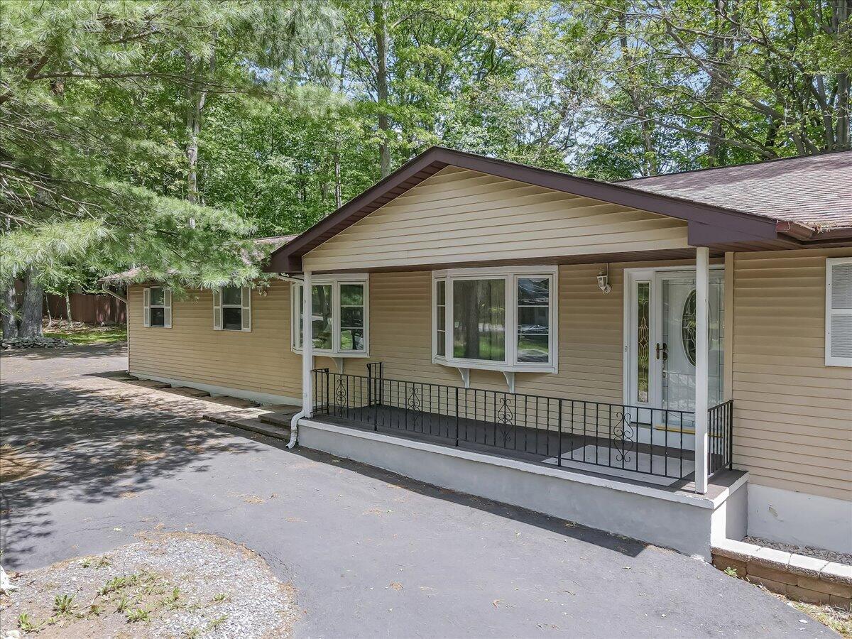 297 Whispering Hills Drive, East Stroudsburg, Pennsylvania image 11