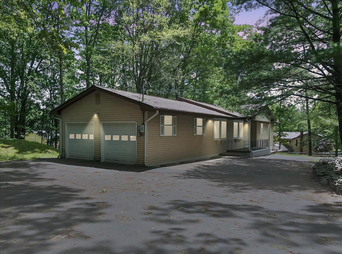 297 Whispering Hills Drive, East Stroudsburg, Pennsylvania image 10