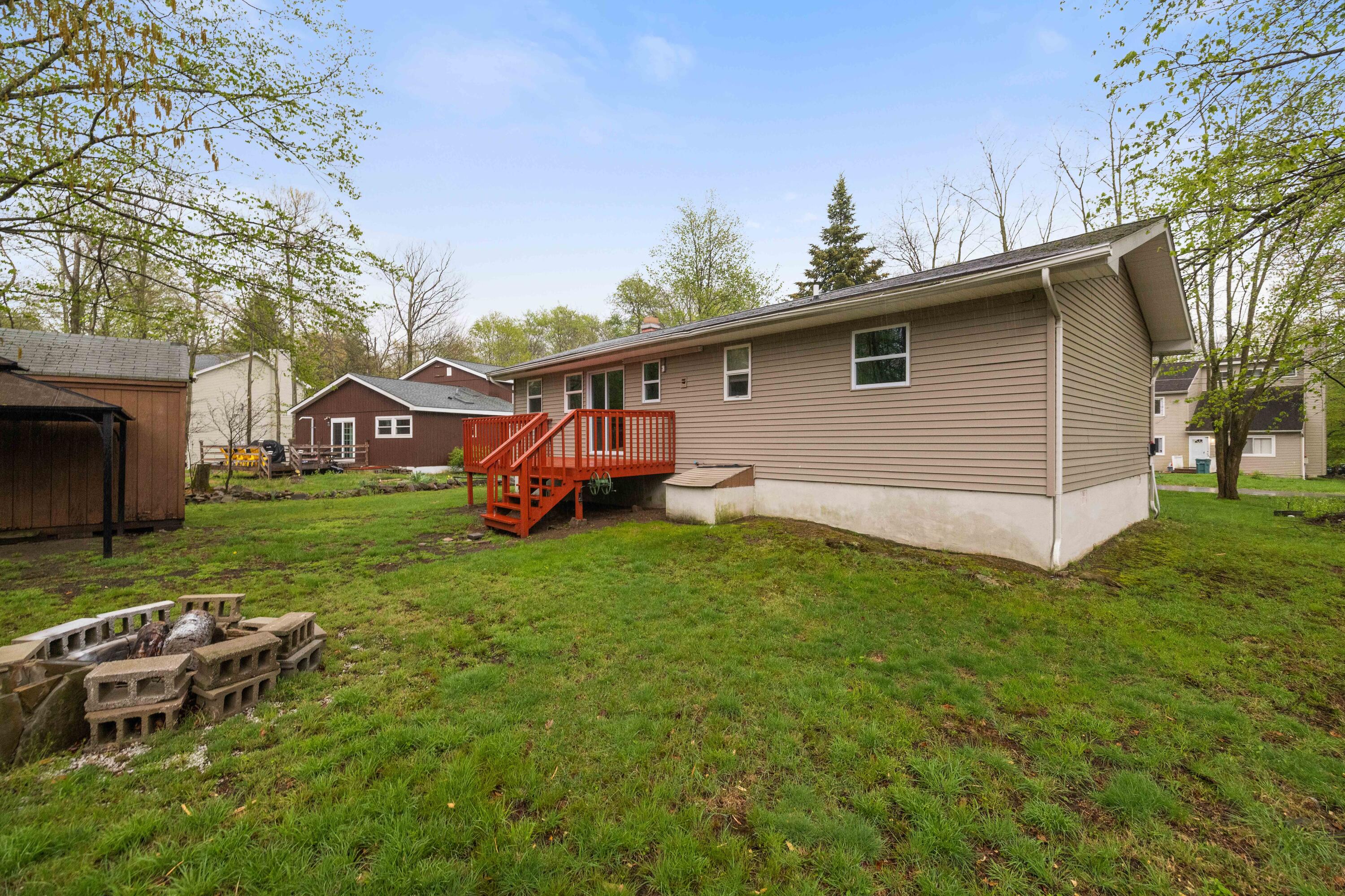 1918 Horseshoe Bend, Tobyhanna, Pennsylvania image 22