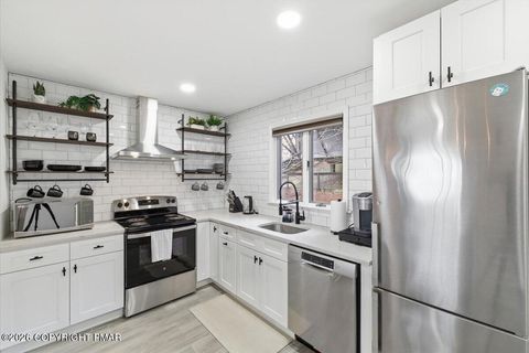 26 Middle Village Way Tannersville PA 18372