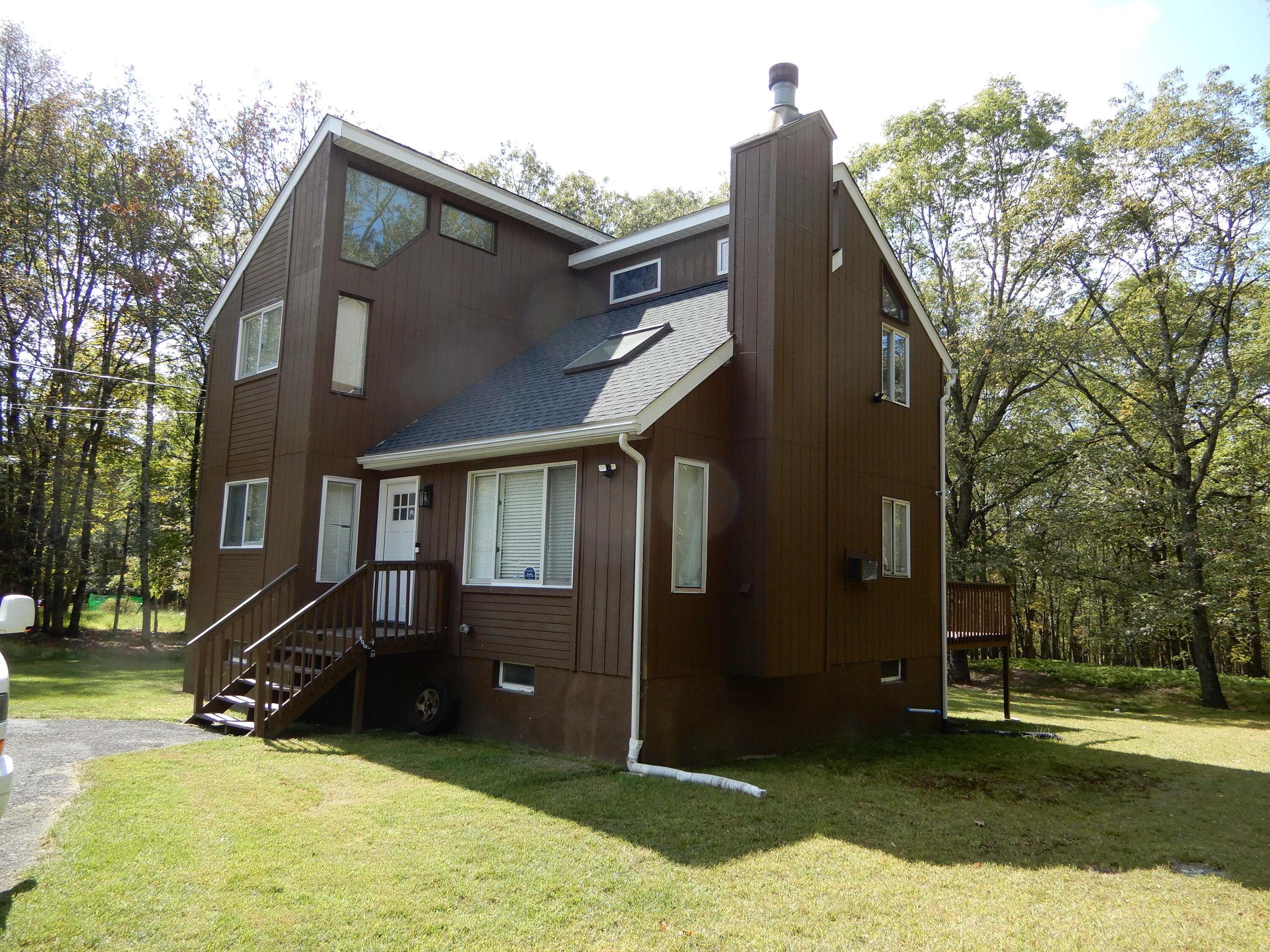124 Segatti Circle, Bushkill, Pennsylvania image 1