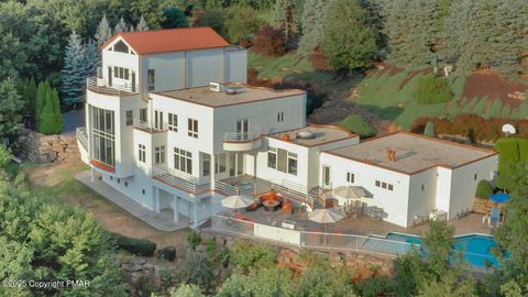 Homes For Sale - 110 Glenmaura Drive<br/> Moosic, PA 18507