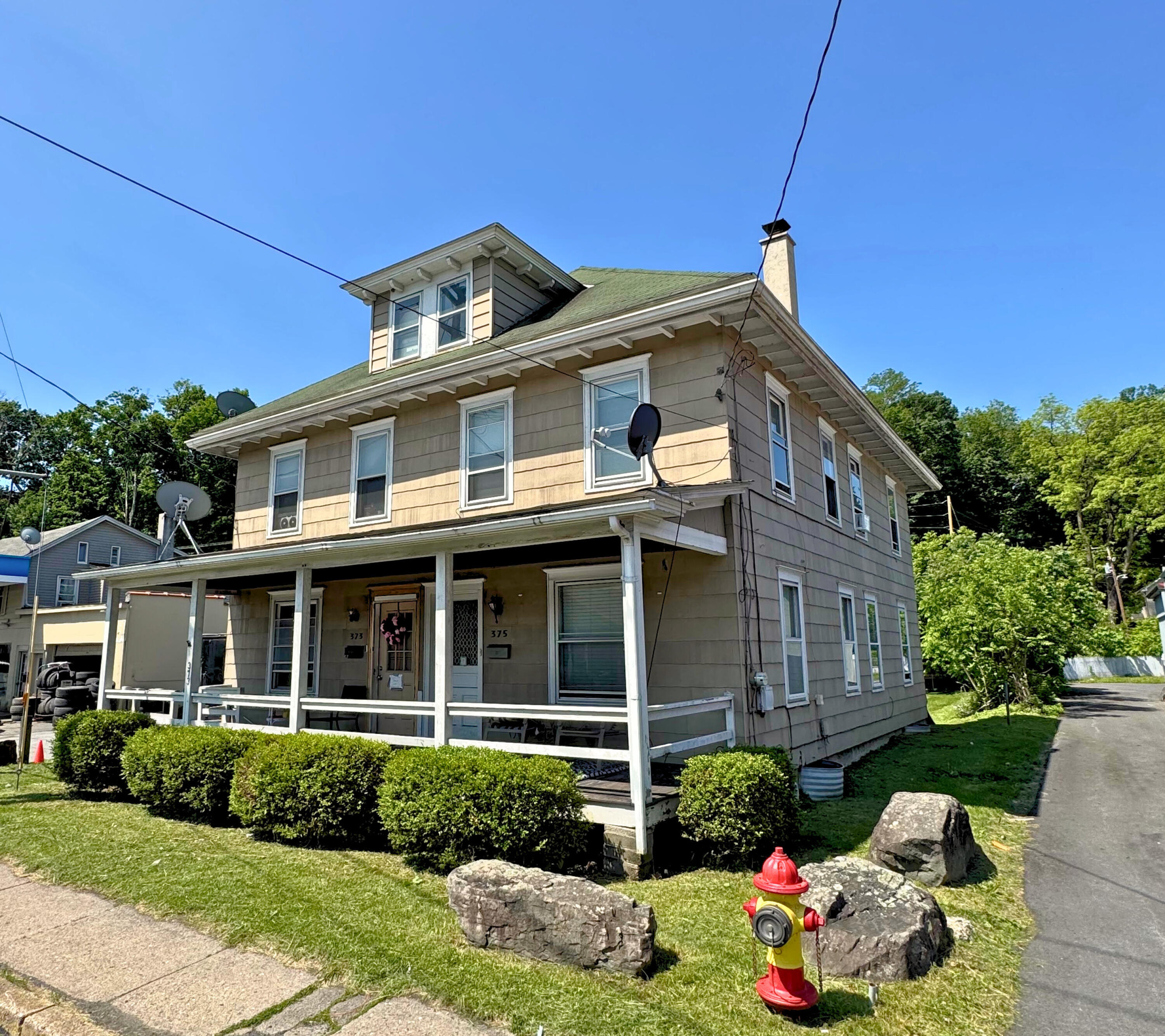 375 N Courtland Street, East Stroudsburg, Pennsylvania image 1