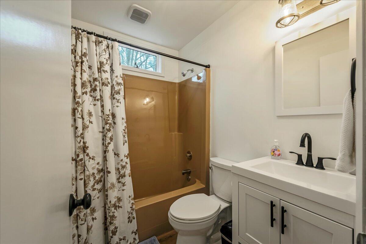 62 Locust Lane Ln, Gouldsboro, Pennsylvania image 13