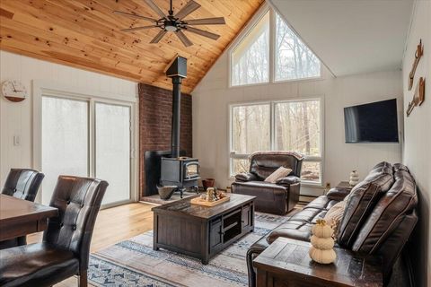 62 Locust Lane Gouldsboro PA 18424