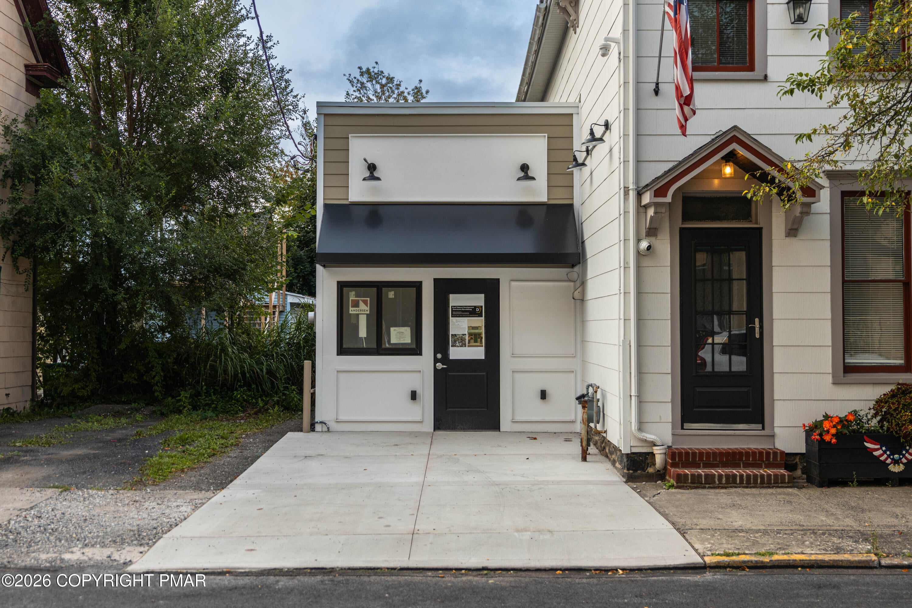 605 Monroe Street