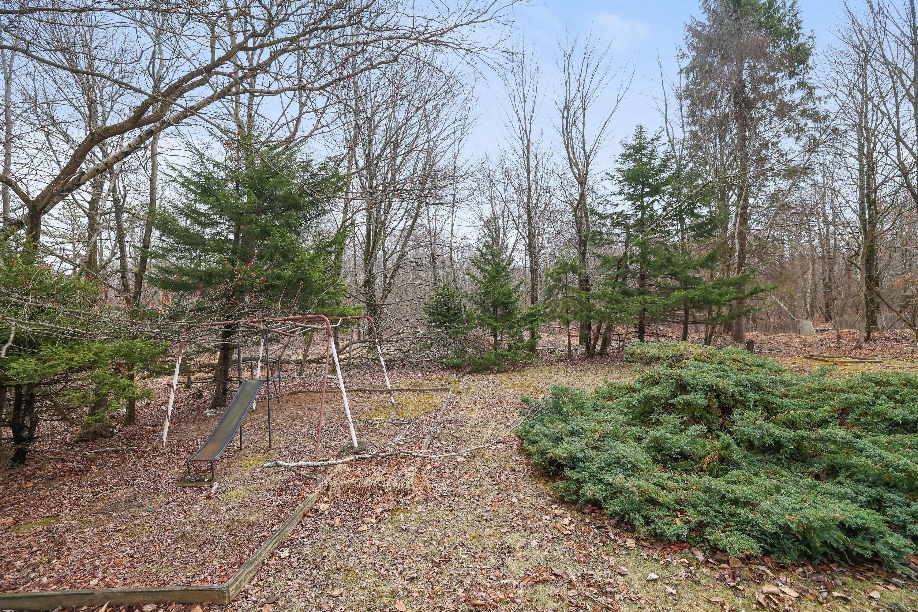 387 Clearview Drive, Long Pond, Pennsylvania image 3