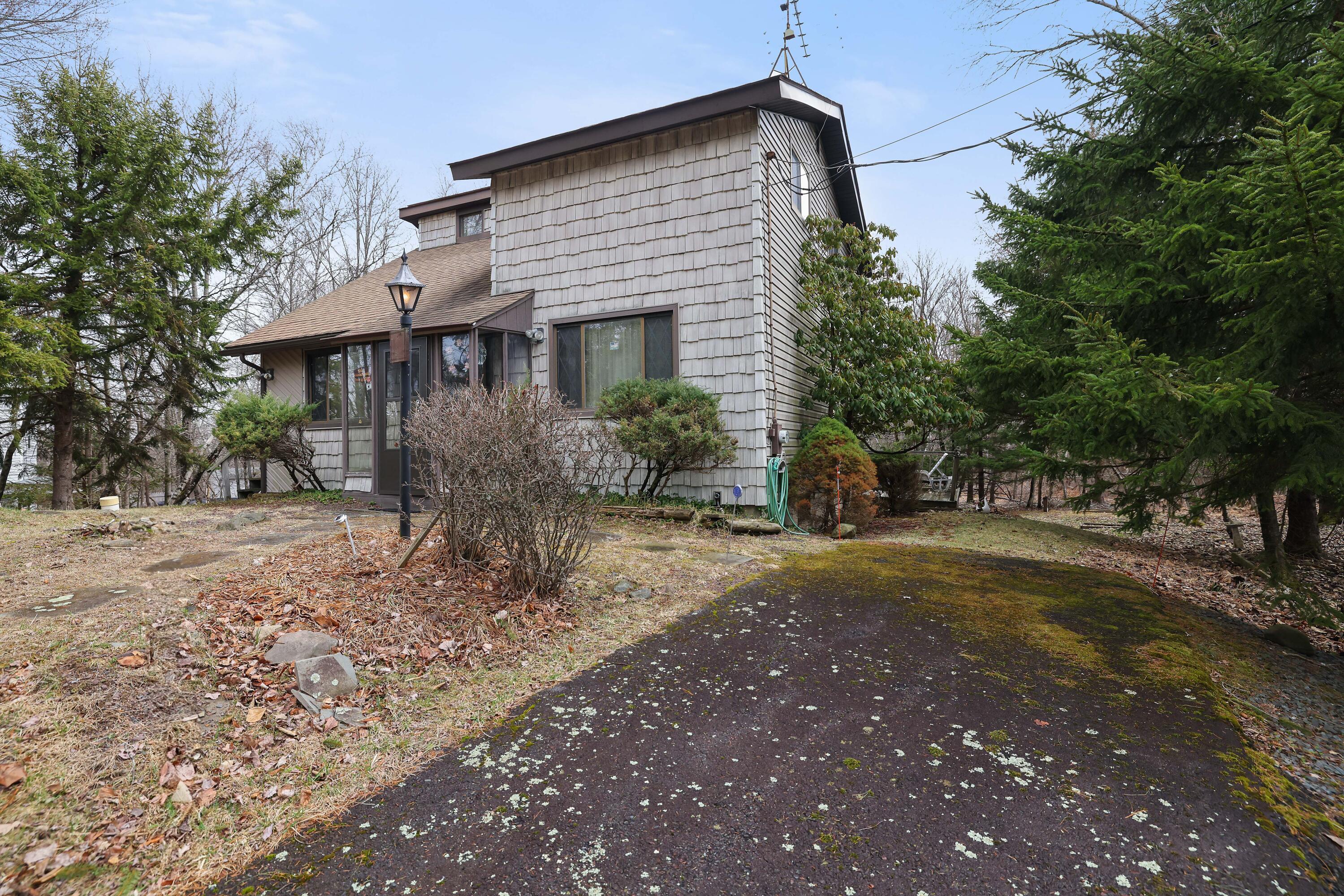 387 Clearview Drive, Long Pond, Pennsylvania image 2