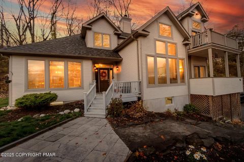 Homes For Sale - 52 Chippawa Circle<br/> Mount Bethel, PA 18343