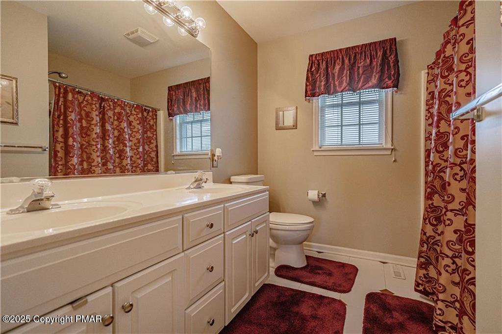 3107 Broadmoor Drive, Center Valley, Pennsylvania image 38