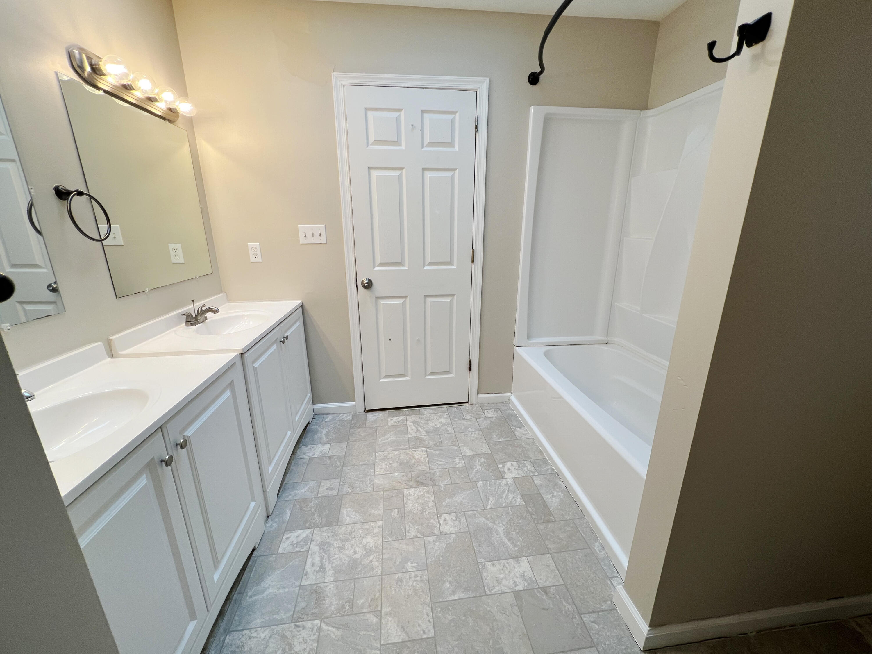 211 Beaver Dam Road, Long Pond, Pennsylvania image 10