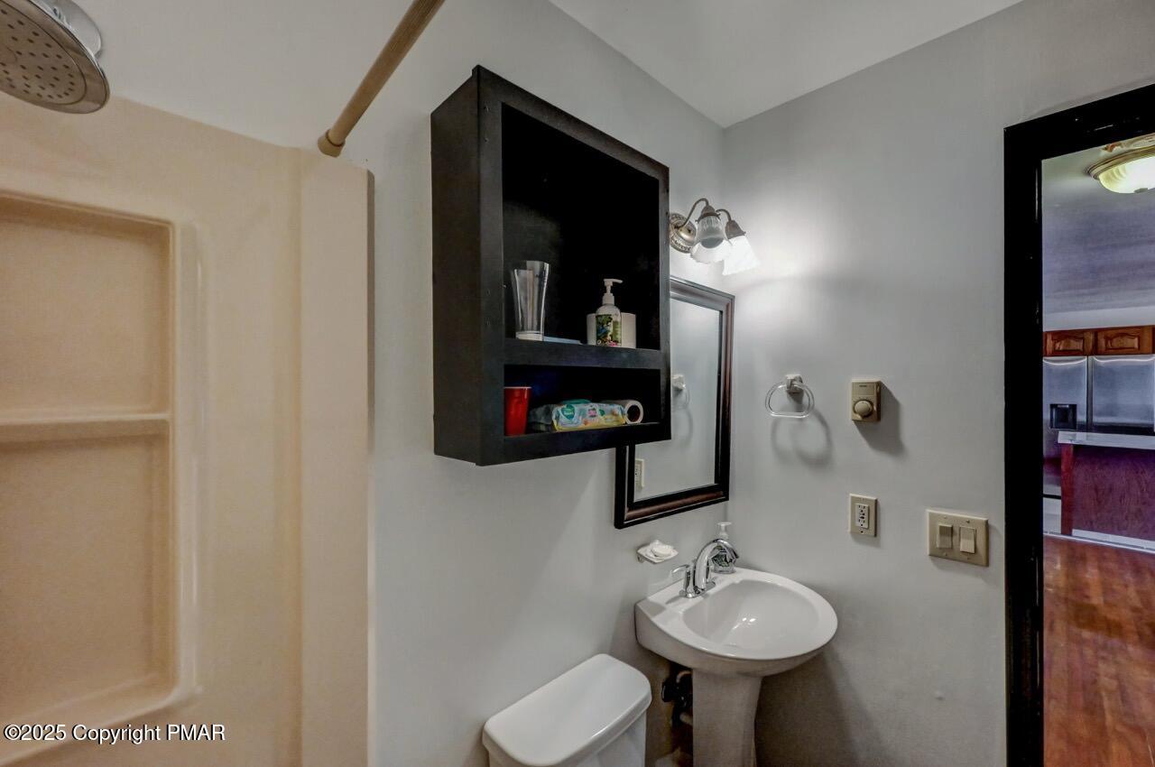 332 Pocono Boulevard, Bushkill, Pennsylvania image 24