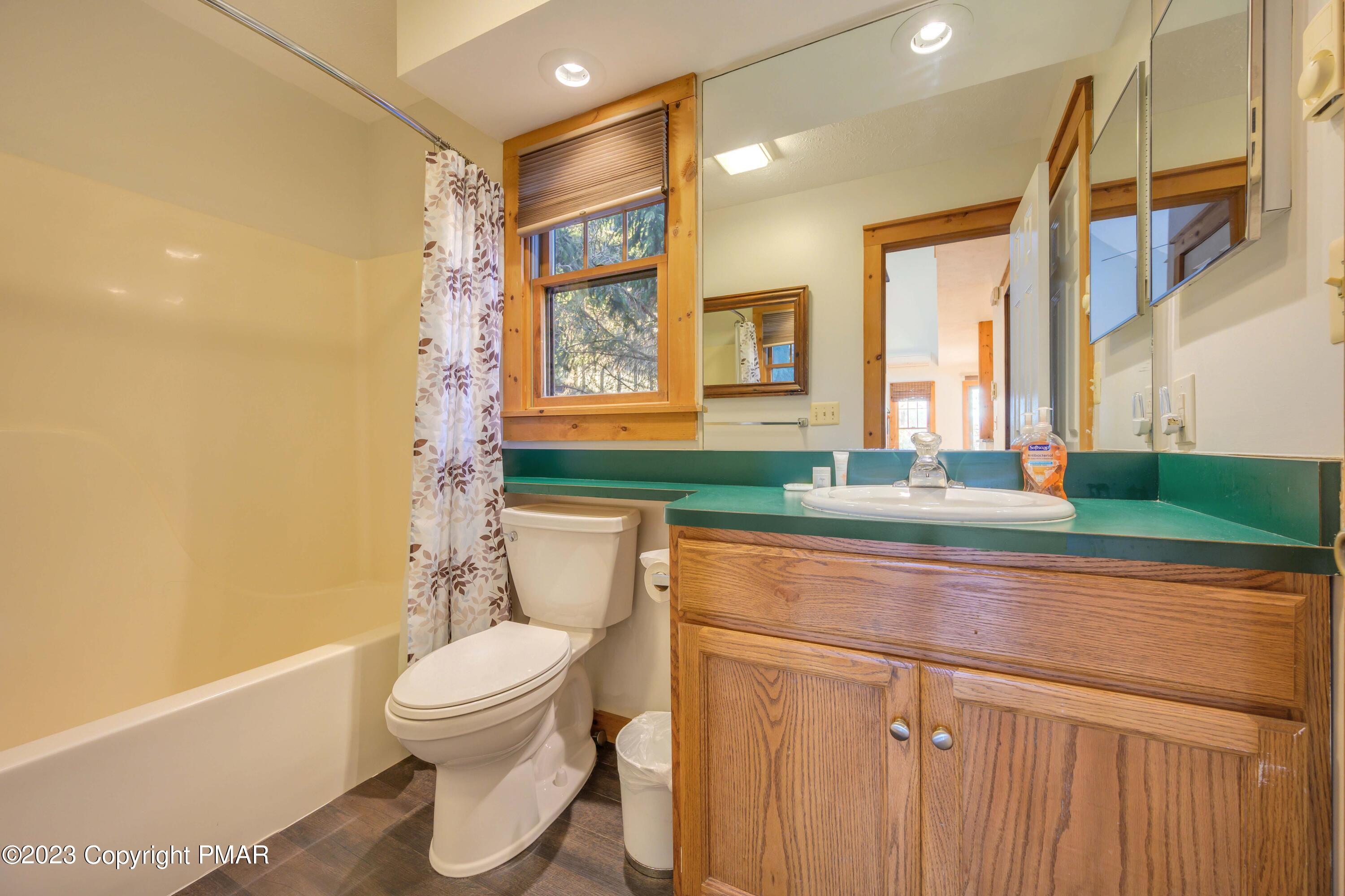 411 Hickory Drive, Tannersville, Pennsylvania image 19