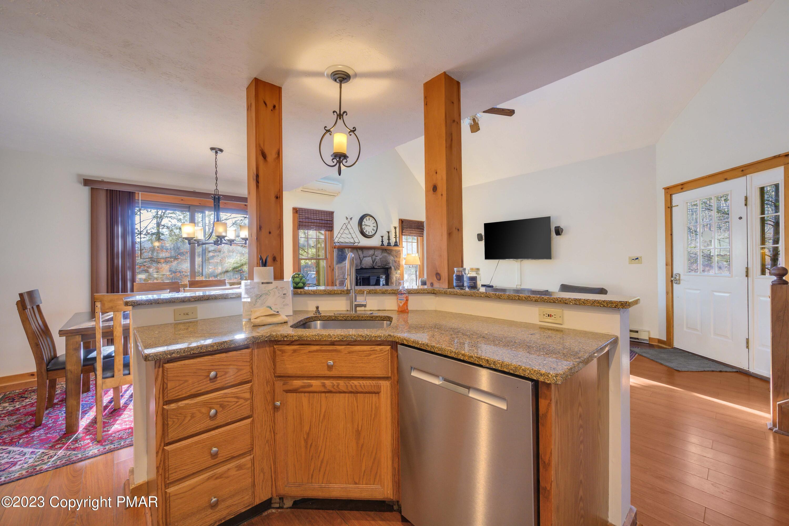 411 Hickory Drive, Tannersville, Pennsylvania image 15